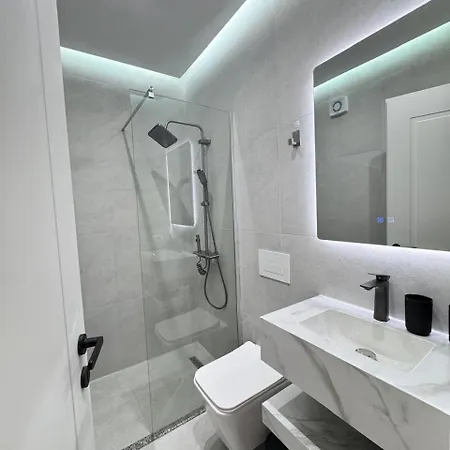 Radovani Luxury שקודר